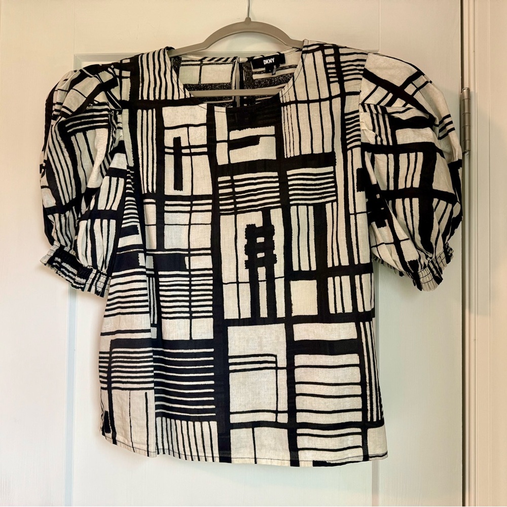 DKNY Black and Cream Geometric Women's Top